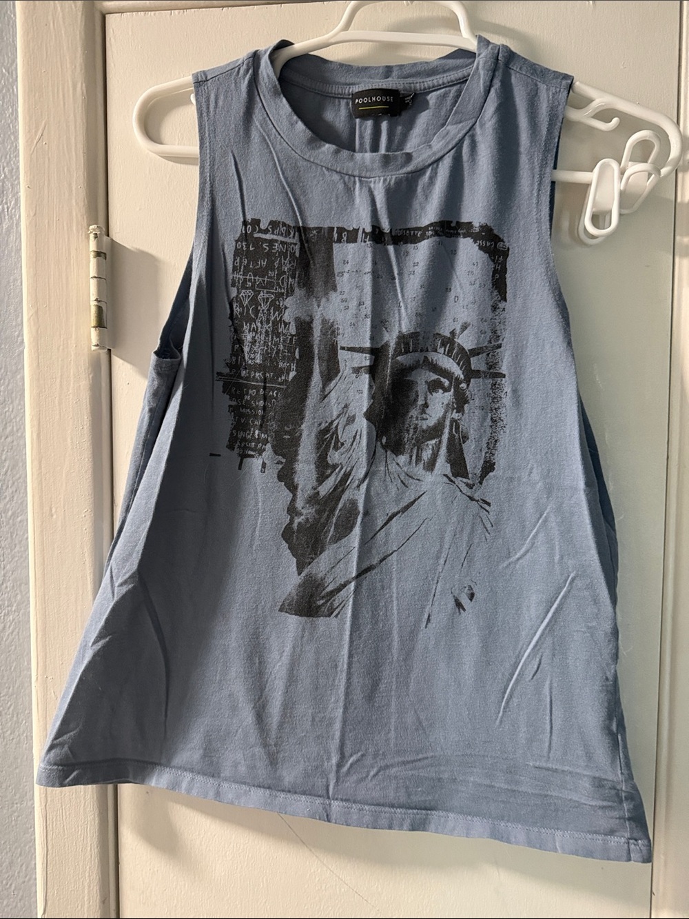 Women’s Sleeveless Graphic Muscle Tee - Dusty Blue Statue Print